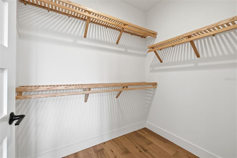 Spacious, unfurnished interior of a new home in , Tampa (Image 19).