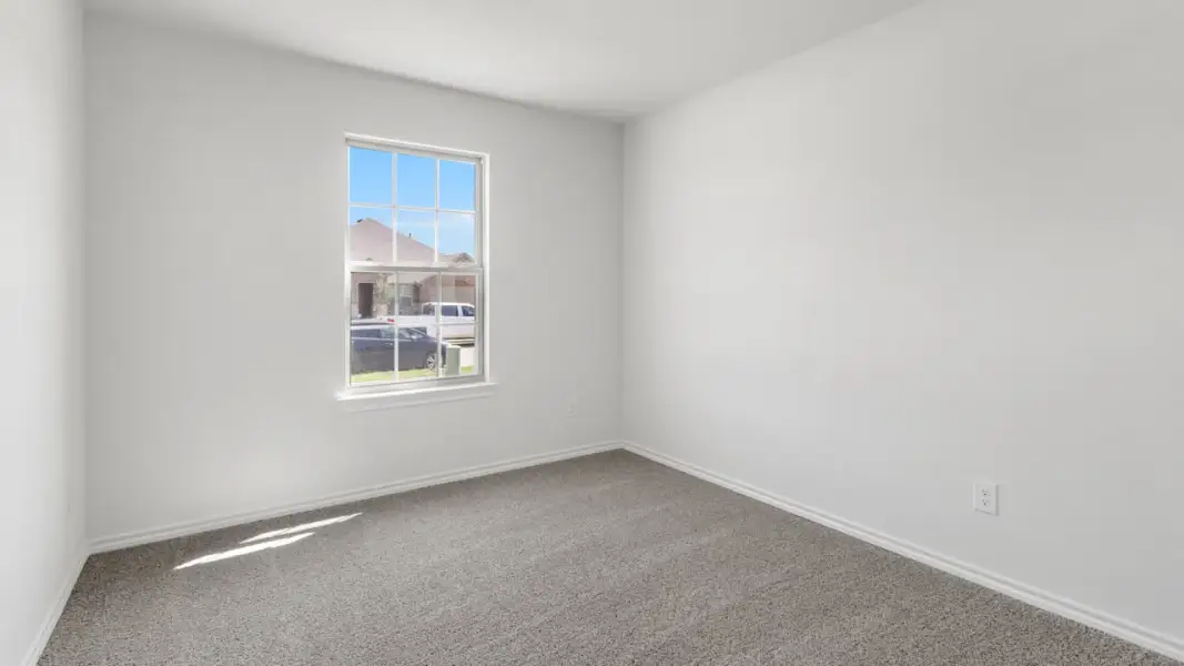 Spacious, unfurnished interior of a new home in Saddlebrook, Waxahachie (Image 23).