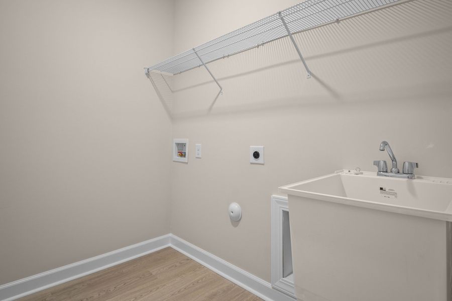 Spacious, unfurnished interior of a new home in Coastal Club of the Carolinas, Calabash (Image 16).