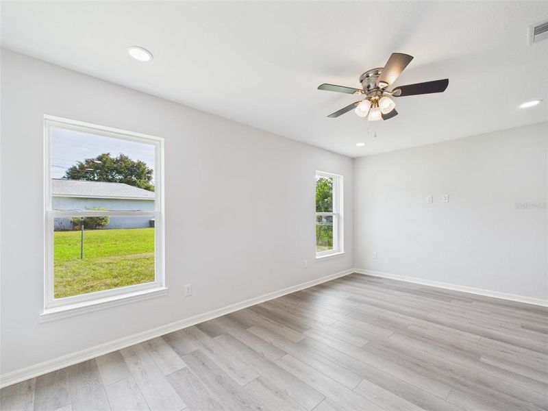 Spacious, unfurnished interior of a new home in , Lakeland (Image 21).