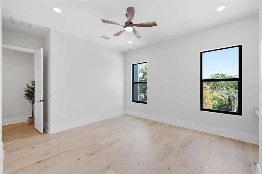 Spacious, unfurnished interior of a new home in , Tampa (Image 75). Spacious, unfurnished interior of a new home in , Tampa (Image 75).