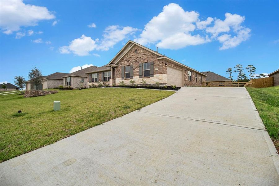 Side Driveway with Additional Parking