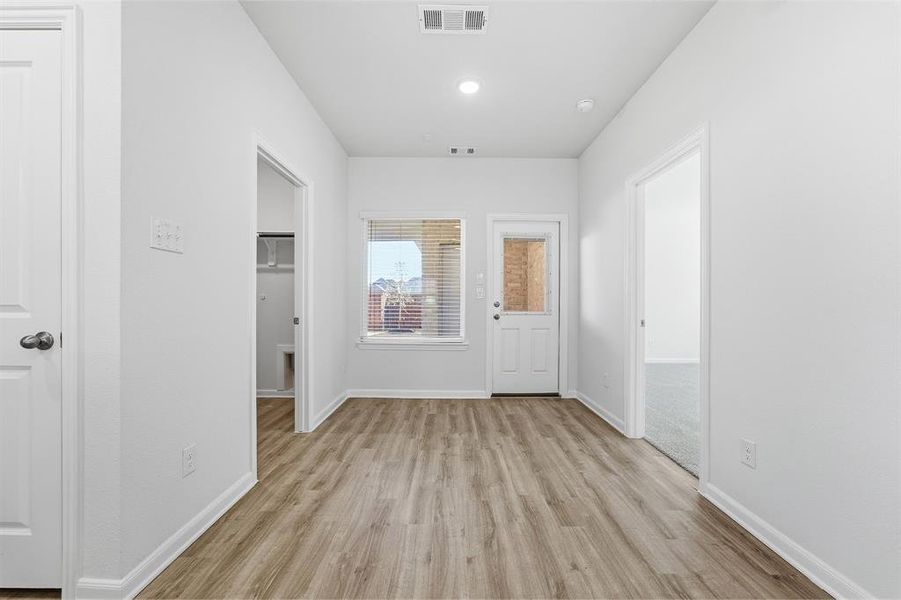 Spacious, unfurnished interior of a new home in La Terra, Celina (Image 16).