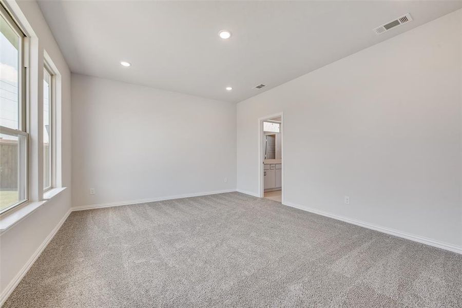 Spacious, unfurnished interior of a new home in Creekside of Crowley, Crowley (Image 23). Spacious, unfurnished interior of a new home in Creekside of Crowley, Crowley (Image 23).