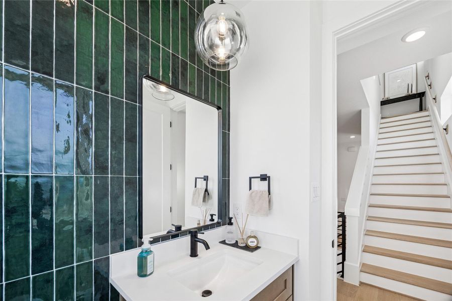 powder (half-bath) on 2nd level