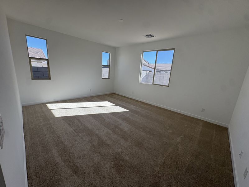 Spacious, unfurnished interior of a new home in Harvest at Citrus Park, Goodyear (Image 10).