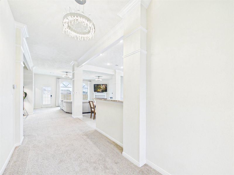 Spacious, unfurnished interior of a new home in Pedregal, Galveston (Image 20).