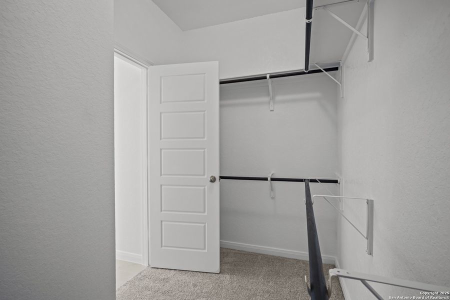 Spacious, unfurnished interior of a new home in Davis Ranch, San Antonio (Image 28). Spacious, unfurnished interior of a new home in Davis Ranch, San Antonio (Image 28).