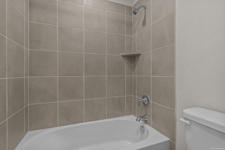 Close-up of interior finishes inside a home in Mesa Vista, San Antonio (Image 15).