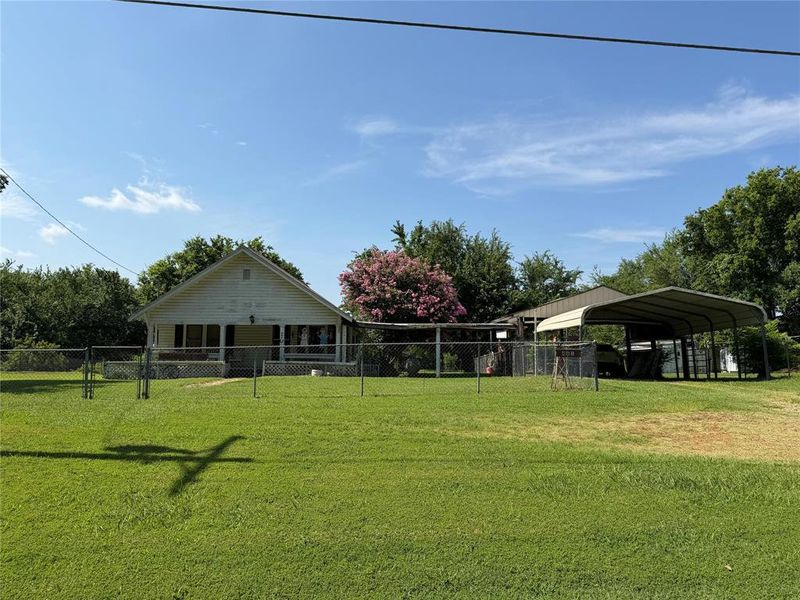 Community amenities in , Arthur City (Image 11).