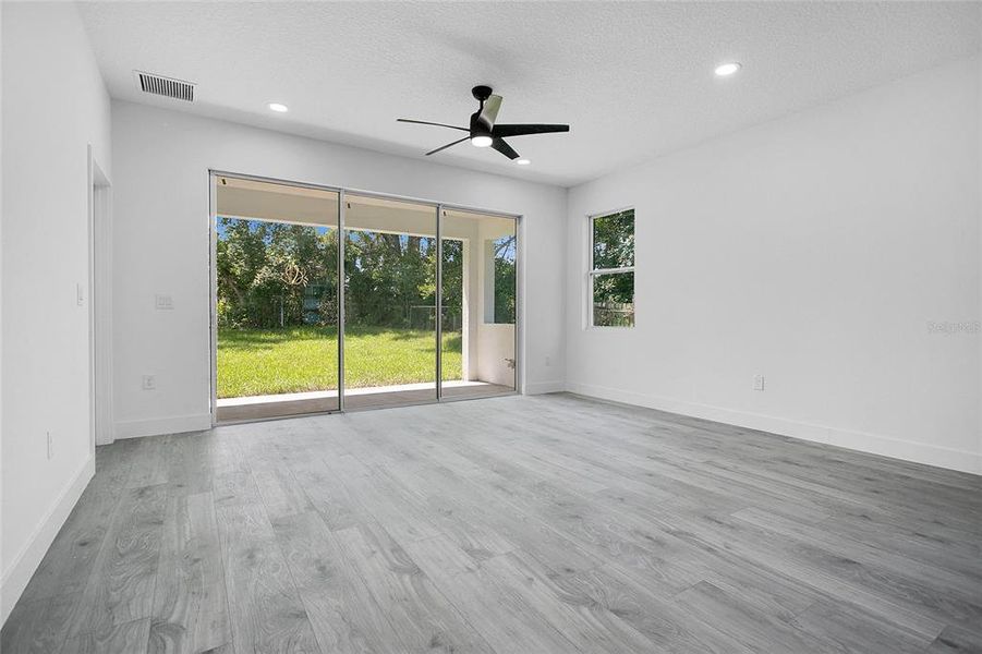 Spacious, unfurnished interior of a new home in , Apopka (Image 48).