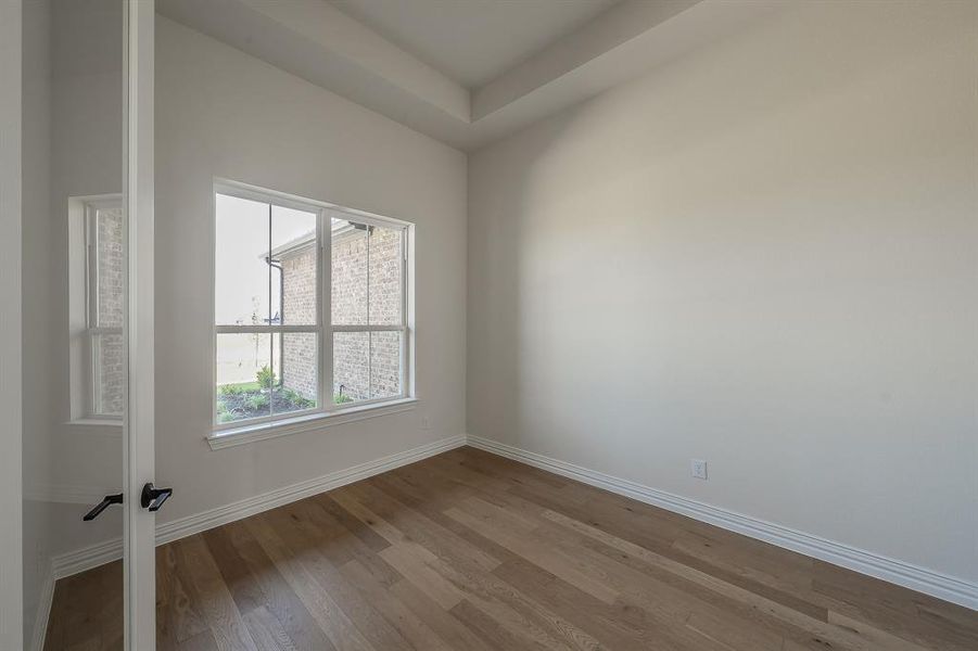 Spacious, unfurnished interior of a new home in Matthews Farms, Venus (Image 31).