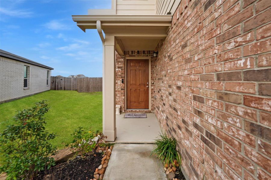 Exterior details and patio area of a home in , Katy (Image 3).