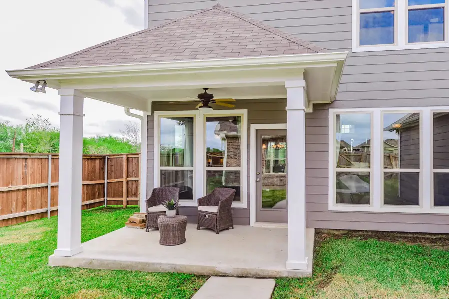 Exterior details and patio area of a home in Edgewater, Bryan (Image 3).