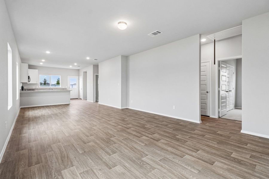 Spacious, unfurnished interior of a new home in Harvest Ridge, Elgin (Image 25). Spacious, unfurnished interior of a new home in Harvest Ridge, Elgin (Image 25).