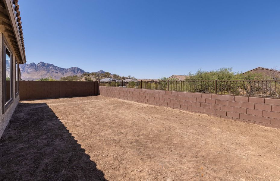 Exterior details and patio area of a home in Vistoso Canyon Estates, Oro Valley (Image 3).
