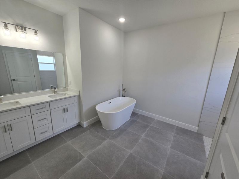 Furnished interior view inside a new home in , Ocala (Image 4).