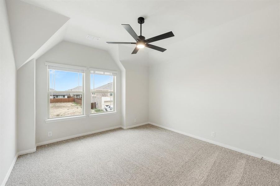 Spacious, unfurnished interior of a new home in Star Ranch, Godley (Image 24).