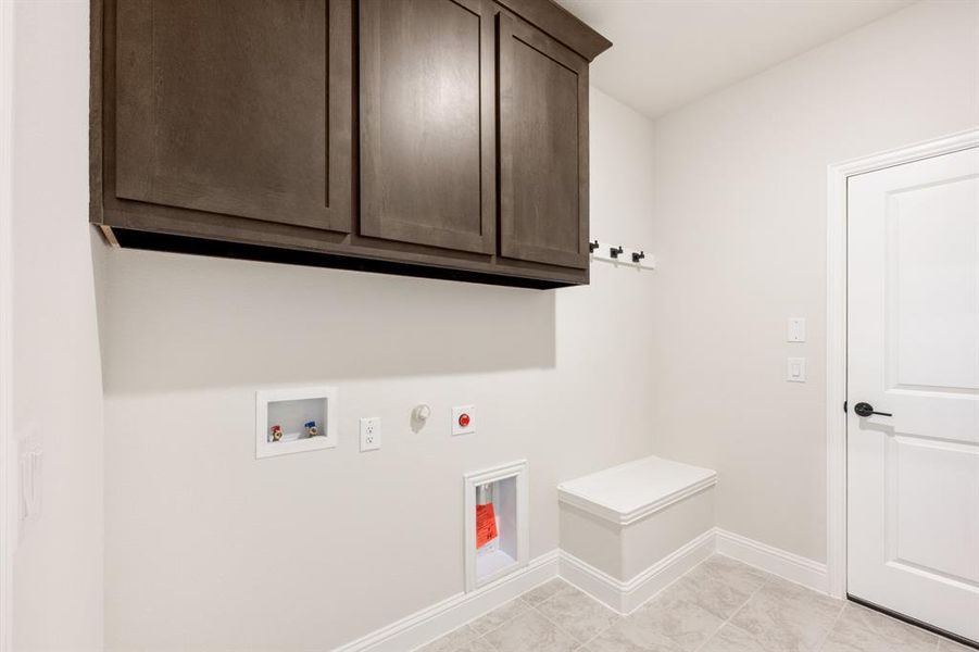 Furnished interior view inside a new home in Meraki, Forney (Image 13).