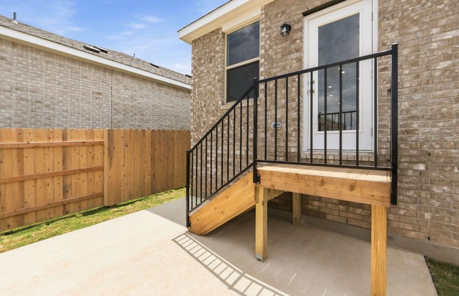 Exterior details and patio area of a home in La Cima, San Marcos (Image 26).