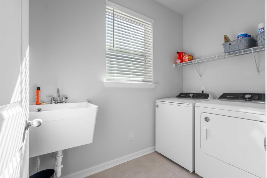 Furnished interior view inside a new home in French Quarter Creek, Huger (Image 19).