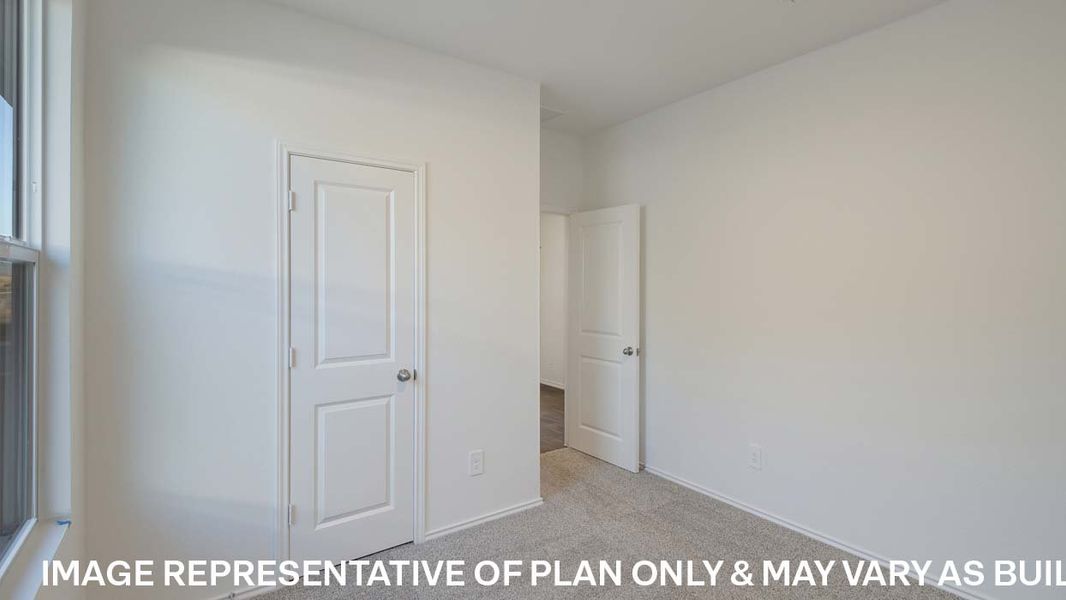 Spacious, unfurnished interior of a new home in Wayside, Uhland (Image 14).