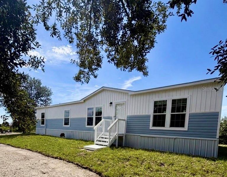 Exterior details and patio area of a home in , Okeechobee (Image 26). Exterior details and patio area of a home in , Okeechobee (Image 26).
