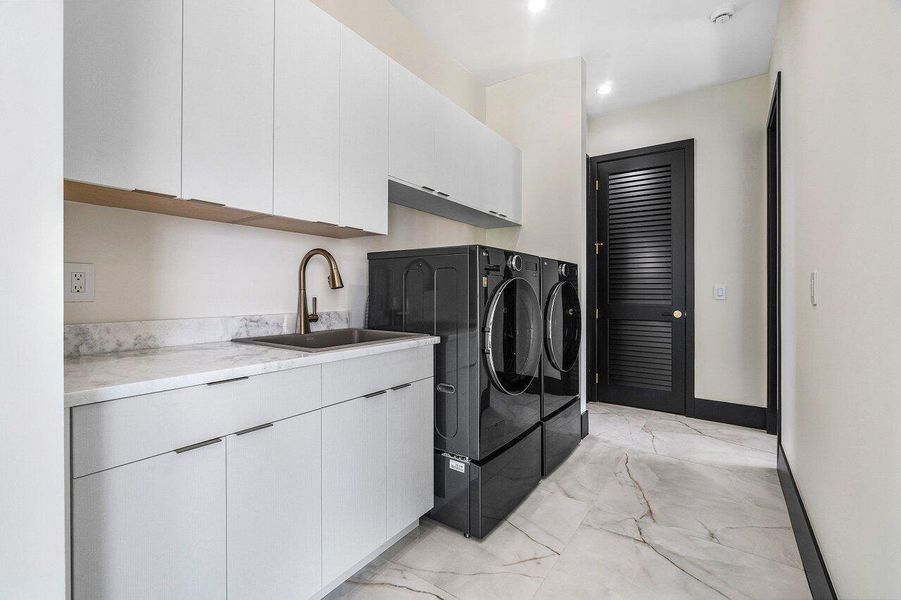 Furnished interior view inside a new home in , Juno Beach (Image 11).