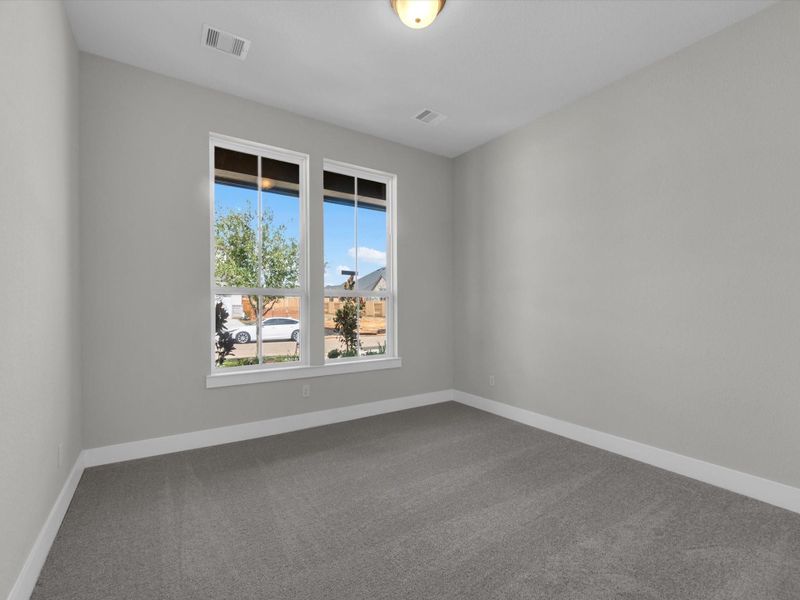 Spacious, unfurnished interior of a new home in Oakhill Reserve, Tomball (Image 15).