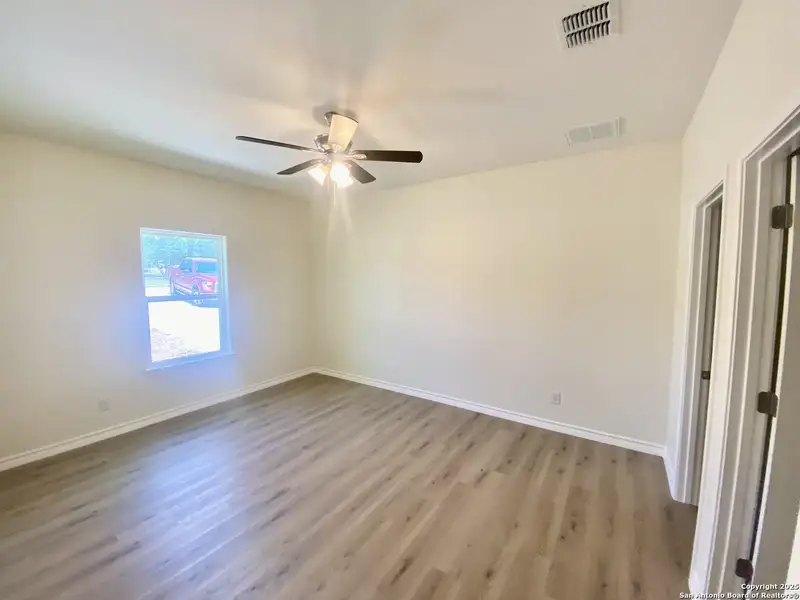 Spacious, unfurnished interior of a new home in , Canyon Lake (Image 6). Spacious, unfurnished interior of a new home in , Canyon Lake (Image 6).