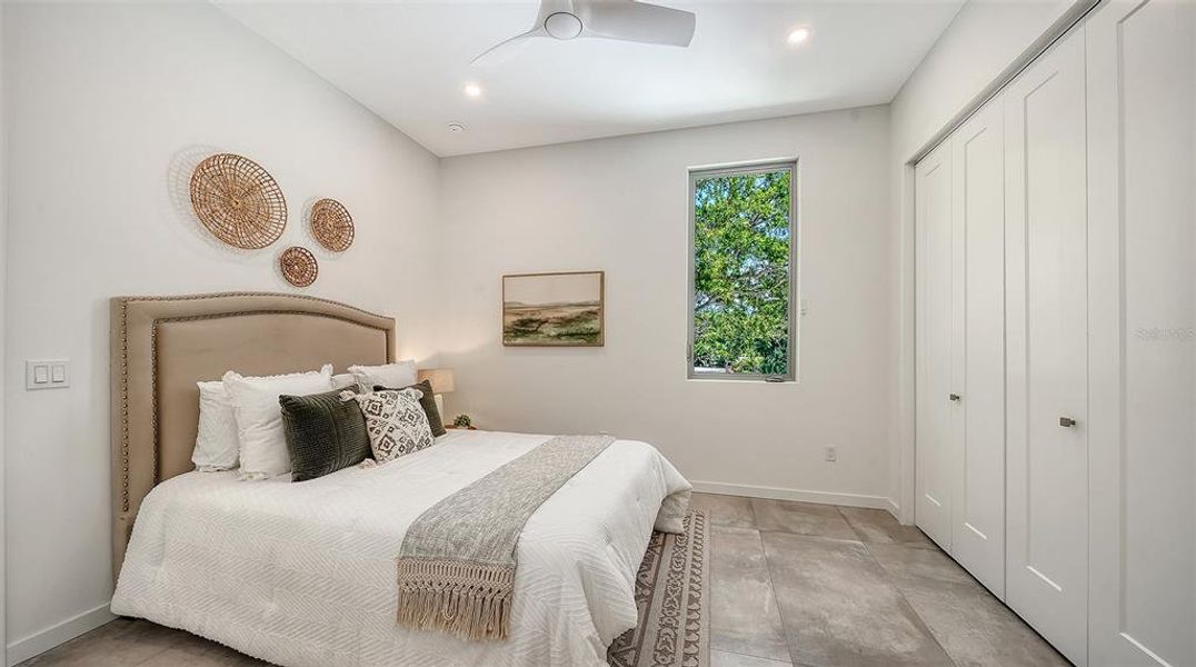 Furnished interior view inside a new home in , Sarasota (Image 58).