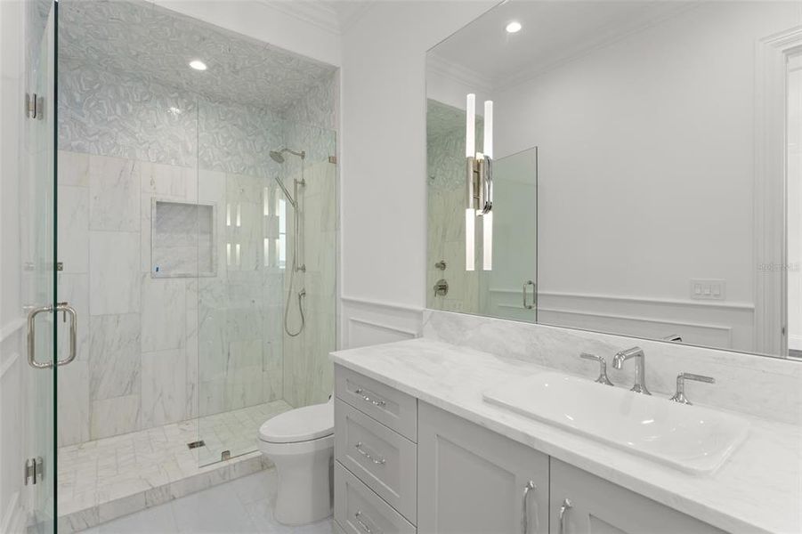 Furnished interior view inside a new home in , Windermere (Image 34).