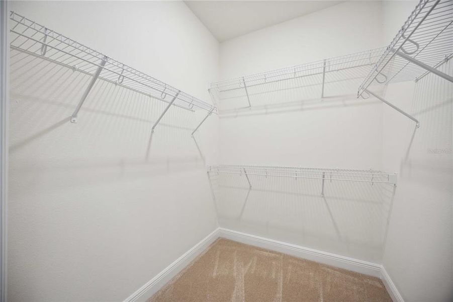 Spacious, unfurnished interior of a new home in Bungalow Walk at Lakewood Ranch, Lakewood Ranch (Image 25).