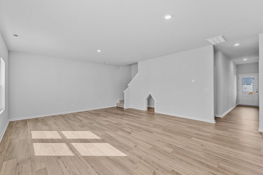 Spacious, unfurnished interior of a new home in Hanes Lake, Winston-Salem (Image 20).