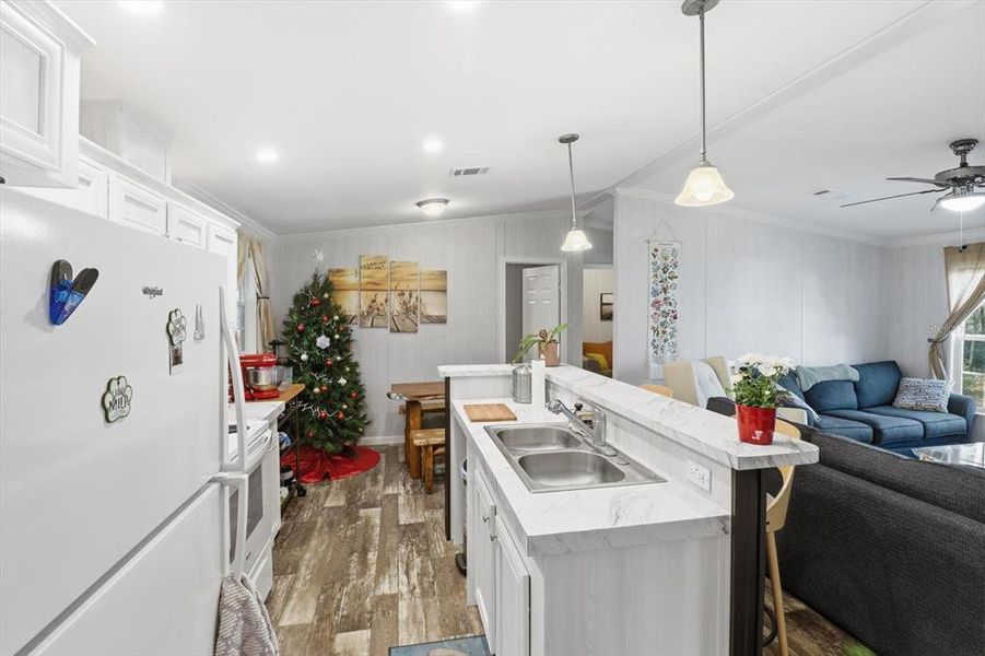 Furnished interior view inside a new home in , Dunnellon (Image 12).