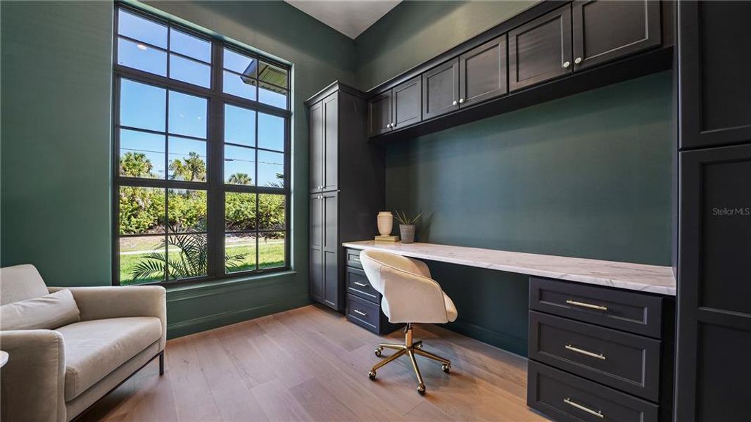 Furnished interior view inside a new home in , Port Charlotte (Image 40).