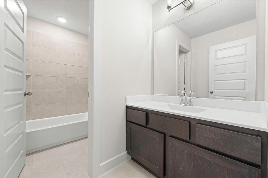 Representative image. Features, selections and colors may vary.