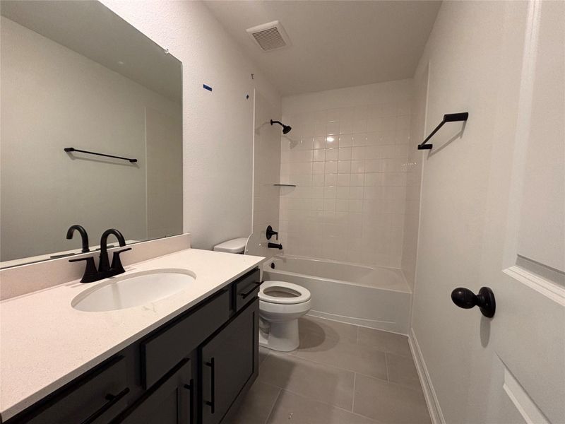 Furnished interior view inside a new home in Ashland, Angleton (Image 9).