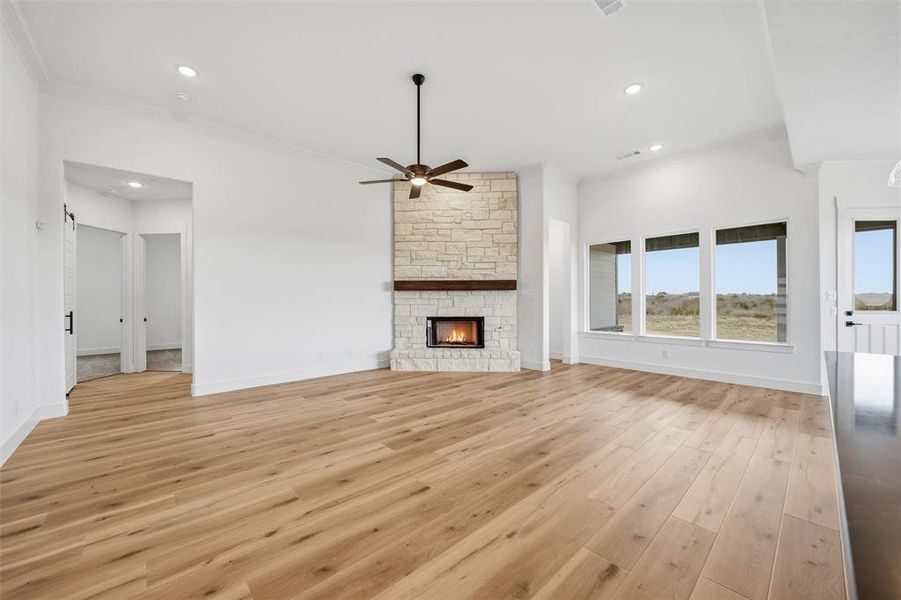 Spacious, unfurnished interior of a new home in Eagle Ridge Estates, Weatherford (Image 33).