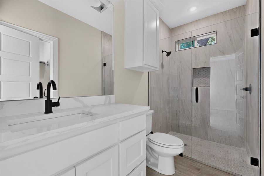 Furnished interior view inside a new home in , Gainesville (Image 9).