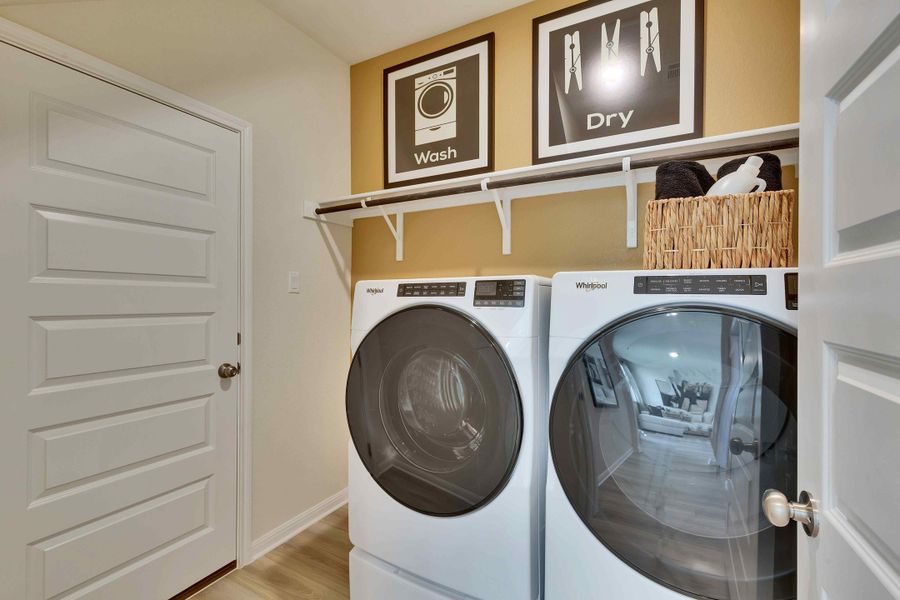 Avery Centre, Lavaca laundry room