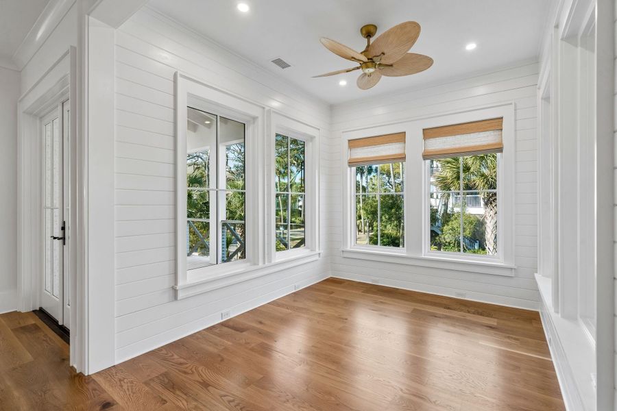 Spacious, unfurnished interior of a new home in , Folly Beach (Image 106).
