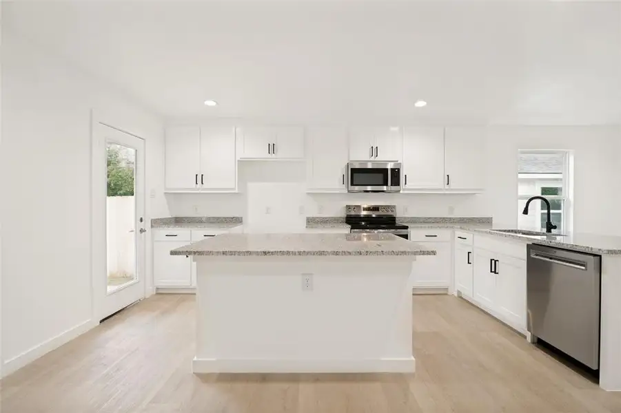 Furnished interior view inside a new home in , Terrell (Image 4).