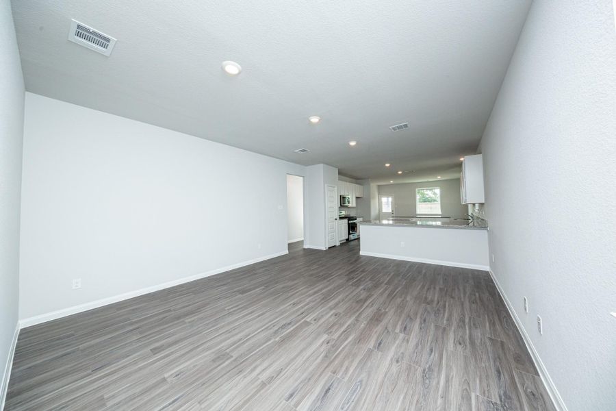 Spacious, unfurnished interior of a new home in Cliffstone Hills, Conroe (Image 25). Spacious, unfurnished interior of a new home in Cliffstone Hills, Conroe (Image 25).
