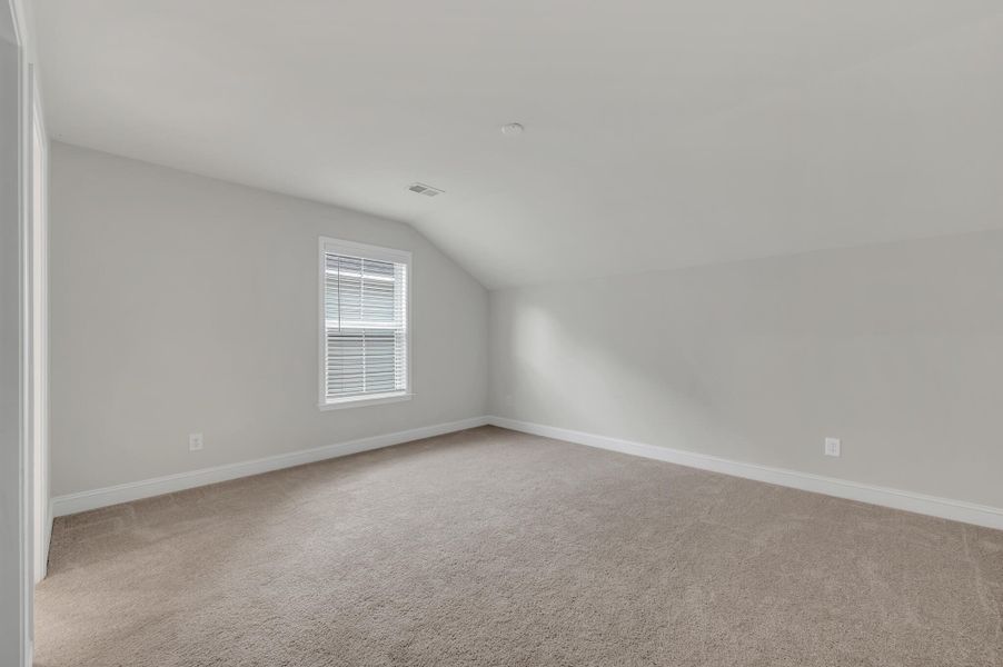Spacious, unfurnished interior of a new home in , Summerville (Image 25).