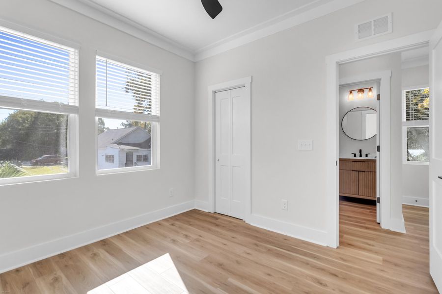 Spacious, unfurnished interior of a new home in , North Charleston (Image 19).