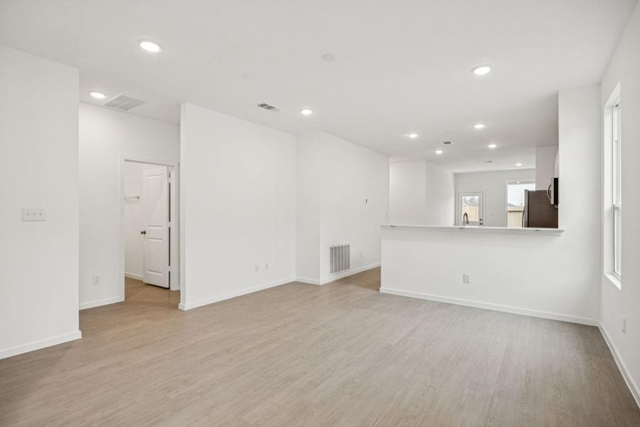Spacious, unfurnished interior of a new home in Montgomery Bend, Montgomery (Image 18). Spacious, unfurnished interior of a new home in Montgomery Bend, Montgomery (Image 18).