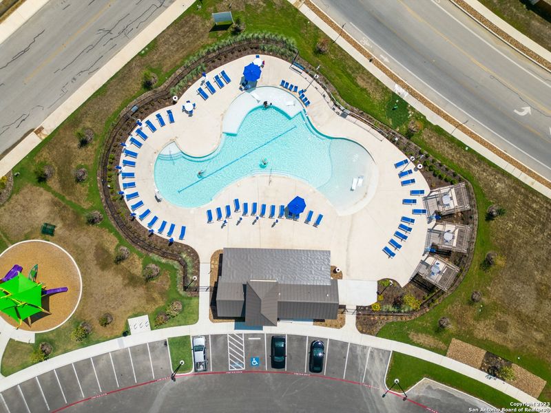 Community amenities in Cinco Lakes, San Antonio (Image 28).