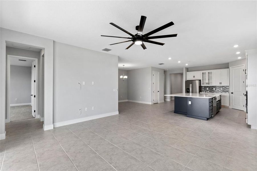 Spacious, unfurnished interior of a new home in Hills of Minneola, Minneola (Image 19).