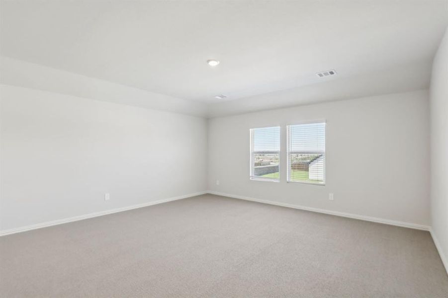 Spacious, unfurnished interior of a new home in Windmore, Princeton (Image 28).